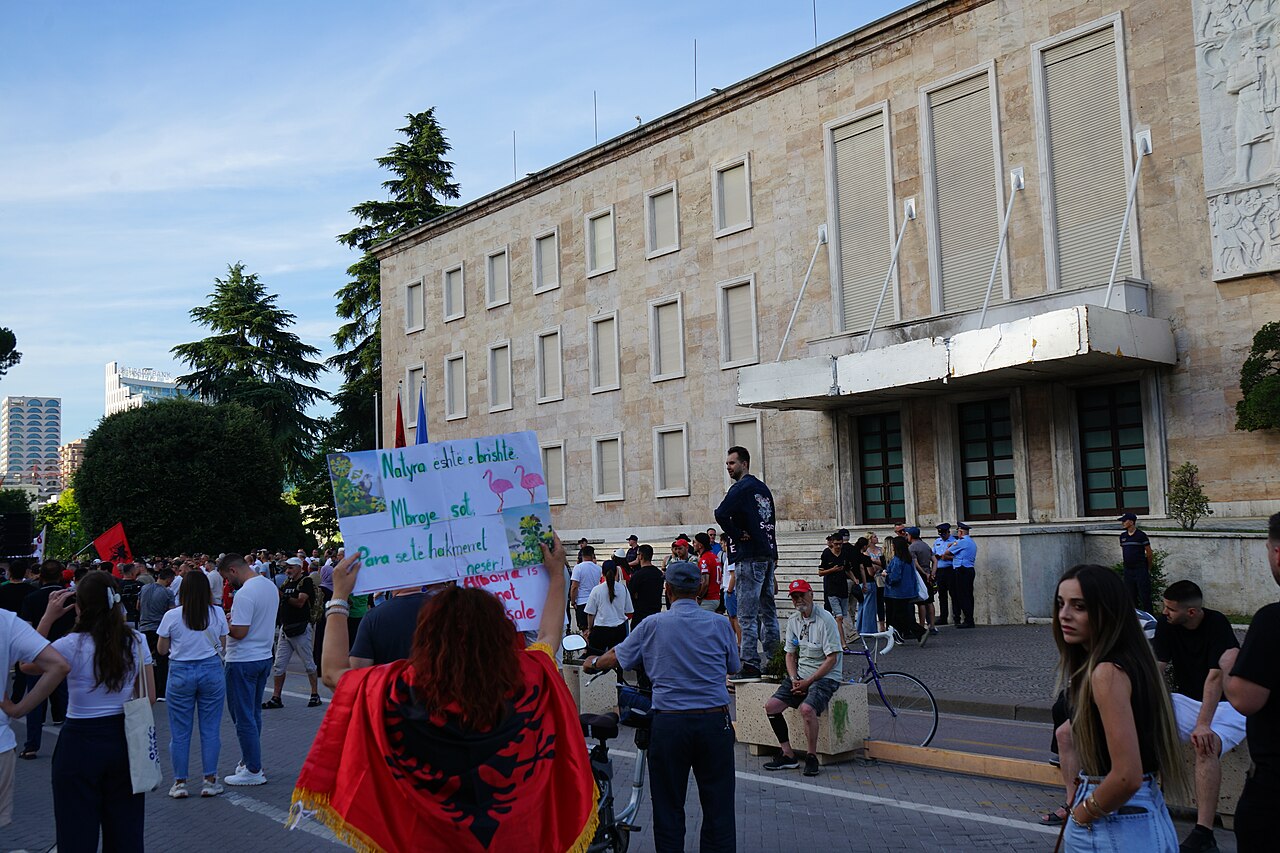 Biểu tình Albania bước sang ngày thứ tám: Thủ Tướng Rama từ chối từ chức, cảnh sát dùng đạn cao su