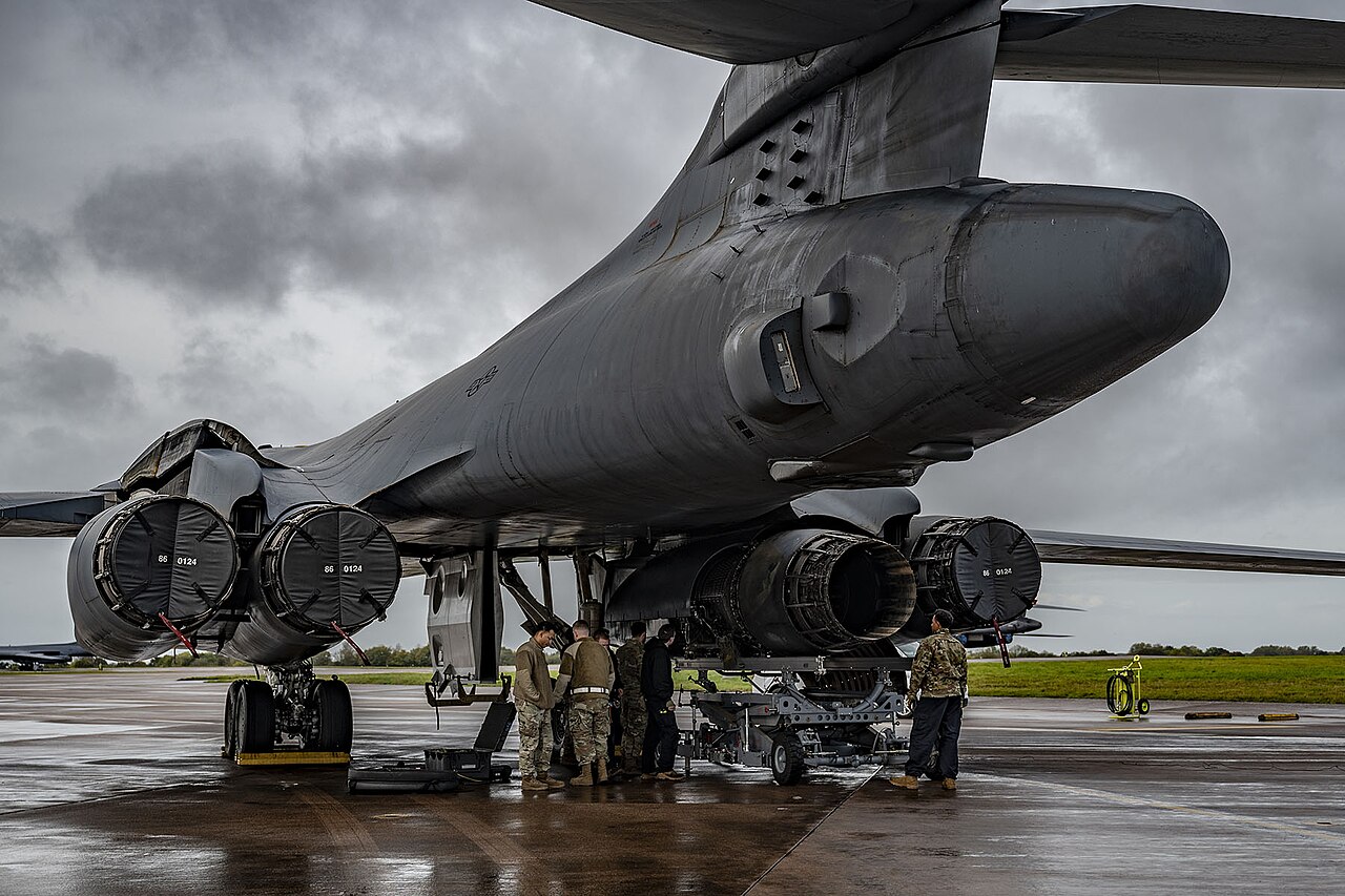 Anh Quốc bắt lại hai nghi can vụ âm mưu tấn công căn cứ RAF Fairford