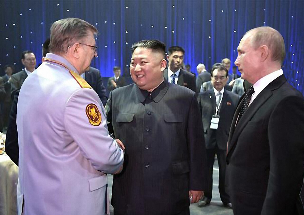 Bình Nhưỡng tung ảnh Kim Jong Un giữa tin đồn «xuất huyết não»