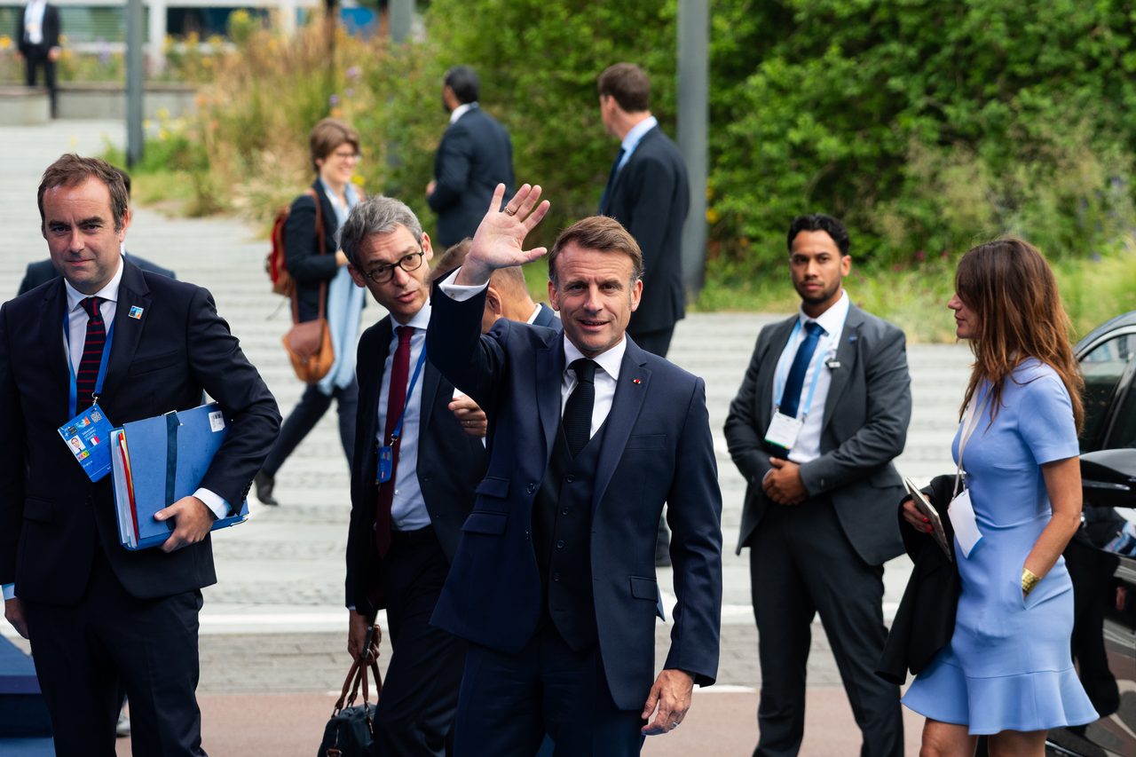 Macron gọi phát biểu của Trump về bạo loạn Pháp là «ngu xuẩn»